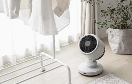 足元の冷えも、乾かない洗濯物も。冬の悩みを1台で解