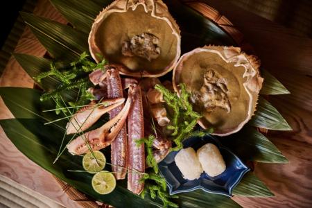 京都の紅葉シーズン到来。「蟹」を贅沢に使った、秋を 京都の紅葉シーズン到来。「蟹」を贅沢に使った、秋を