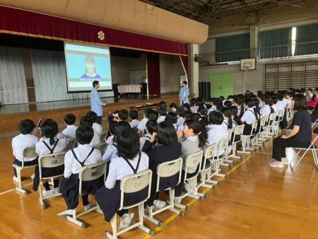 メガネのZoff「目の健康」を啓発する出張授業~福島県 メガネのZoff「目の健康」を啓発する出張授業~福島県