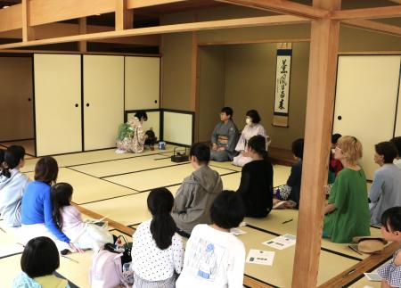 【徳島市】大人・子どもも楽しめる茶の湯体験を開催