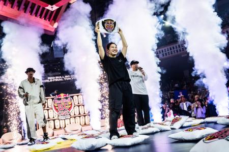 史上初となる日本人ダブル優勝、B-Boy ISSIN & B-Girl