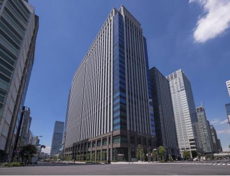 鉃鋼ビルディングでEVチャージステーションの運用を開 鉃鋼ビルディングでEVチャージステーションの運用を開