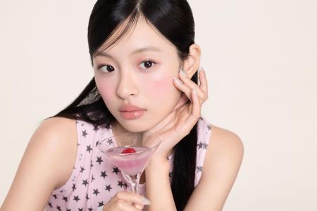 SHEGLAMよりホリデーシーズンにぴったりな14色の新作