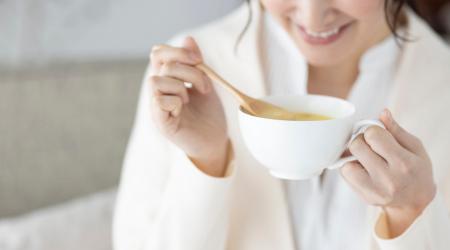 インスタントスープ（粉末タイプ）を飲むタイミングは