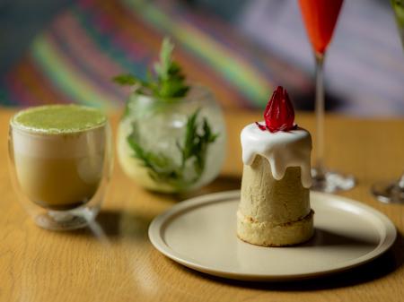 沖縄の定番ハーブ「フーチバー」がチーズケーキに！ニ