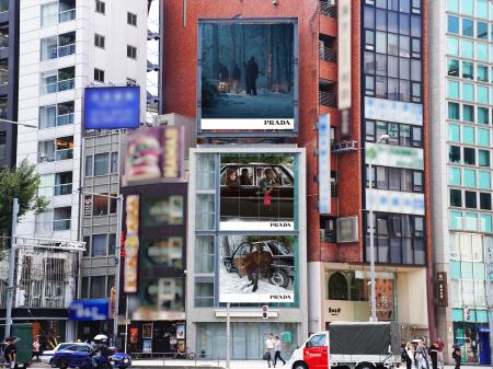 屋外広告のヒットが『南青山骨董通りヒットビジョン』