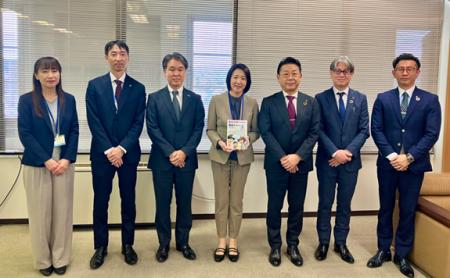 エフピコ・静鉄ストア静岡市内の小学校81校に学習まん