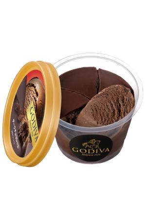 ゴディバ特製のパリッとしたチョコレートを贅沢にコー