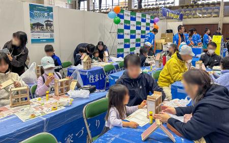 アイダ設計、あげお産業祭で木育ワークショップと妊婦
