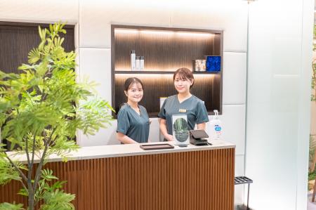 頭皮アートメイク専門の看護師 月乃なつと吉田れい。