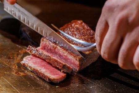 都内の高級神戸牛ステーキ専門店、オープン1ヶ月で予