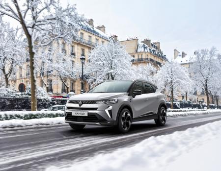 滑りやすい路面での走行をサポートする走行モードとオ