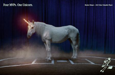 Four MVPs. One Unicorn. 4度のMVP、唯一のユニコー Four MVPs. One Unicorn. 4度のMVP、唯一のユニコー