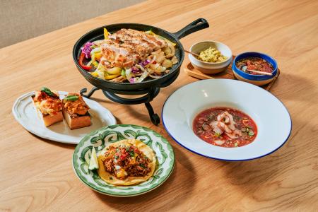 日が沈むと、鎌倉本店の最上階に新たなメゾンが誕生。