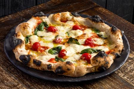 世界が注目する本格ナポリピッツァ「PST(Pizza Studi 世界が注目する本格ナポリピッツァ「PST(Pizza Studi