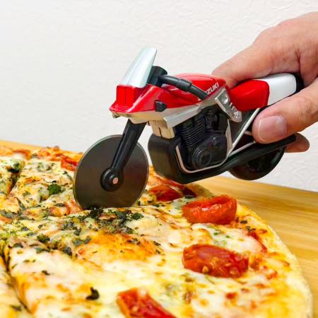 1000個限定！SUZUKI KATANA 型ピザカッター「ピザカッ