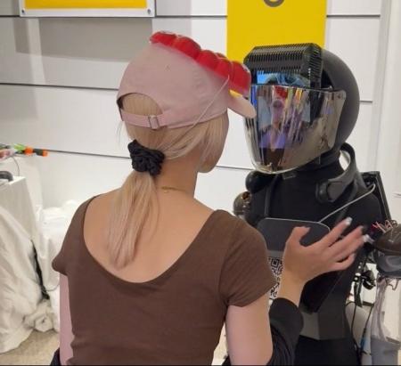 2025年日本国際博覧会にて「分身GENCHI 」の展示を行 2025年日本国際博覧会にて「分身GENCHI 」の展示を行