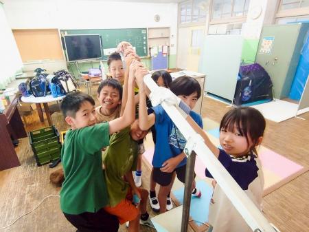 東唐津小学校でアップサイクル授業を実施｜ペットボト