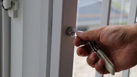 熊から、家を、家族を、格子で守る「Lattice Guard（