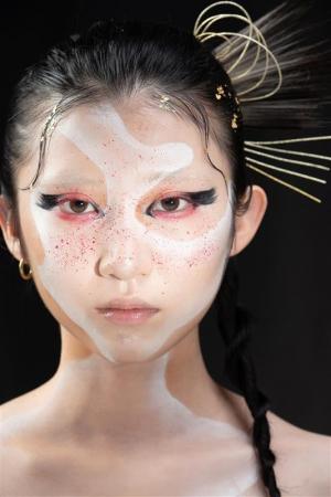 福岡 麻生美容専門学校の学生が「ラグゼビューティー 福岡 麻生美容専門学校の学生が「ラグゼビューティー