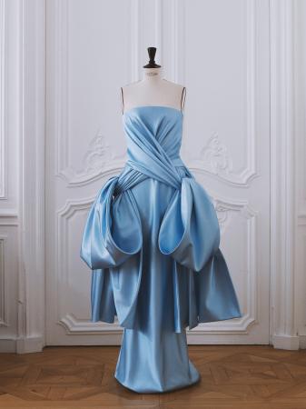 【Dior】ガバナーズ賞授賞式でミア・ゴスが纏ったドレ