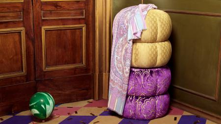 【エトロ】ホリデーシーズンを彩るクリスマスショール