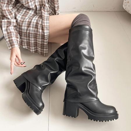 大好評につき、防菌消臭の機能性をプラスしたブーツの 大好評につき、防菌消臭の機能性をプラスしたブーツの