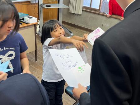 鹿児島三島竹島の竹けん玉と大名筍が、シリアとルワン