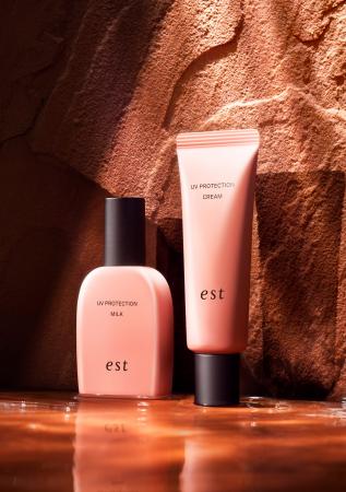 「est」から、砂漠の乾きに挑むUVが誕生。紫外線によ