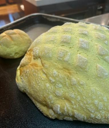 ＜TV話題のパン屋＞通常の10倍！「超巨大メロンutf-8