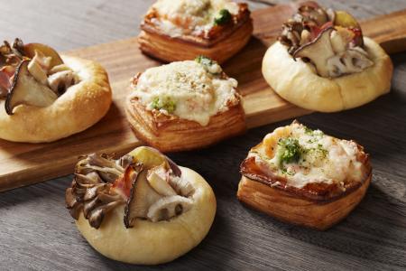 ぬくもりの冬、カフェで味わう季節のブレッド＆utf-8