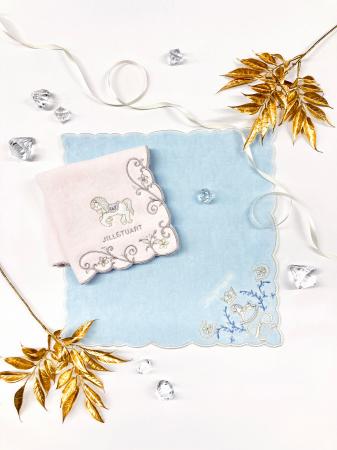 服飾雑貨メーカー川辺株式会社　新年を明るく華やかに