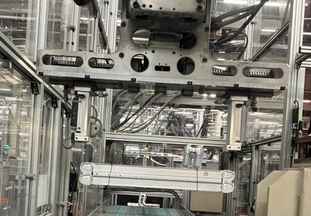 複数ワークのハンドリングを実現する「ラティス構造柔