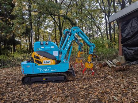 日本発のレスキューロボット「T-54 援竜」が合同訓練