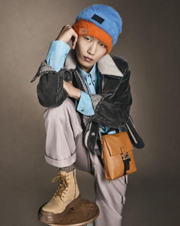 フェンディ、「フェンディ フラックス クロスボディ」