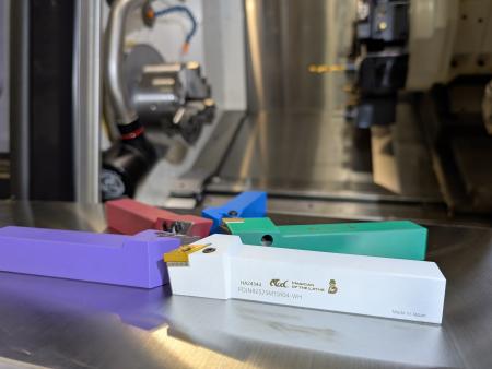 カラフルでオシャレな切削工具のメーカー「株式会社あ