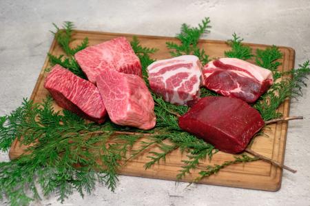 黒毛和牛、こだわりの豚、希少なジビエまで！新年の食