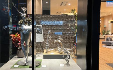 有楽町にユーモラスな河童たちが出現！シモンズギャラ