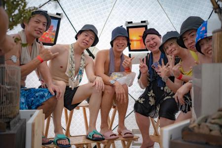 空と海にととのう、冬だけの特別な絶景ロケーションで 空と海にととのう、冬だけの特別な絶景ロケーションで