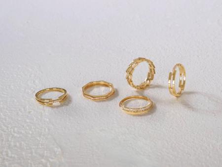 【COCOSHNIK】ホリデーシーズンを特別にするジュエリ