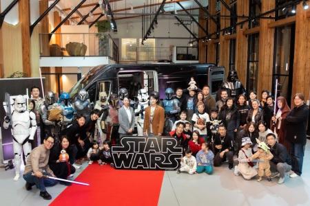 【コスチュームファンが大集結！】世界限定5台に多数