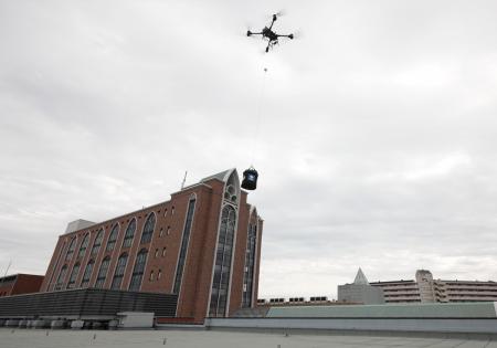 ロジクトロン／近畿大学で医療資材輸送ドローン実証を