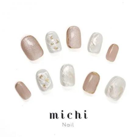 ミチネイルから深みと艶をまとった、季節感たっぷりの