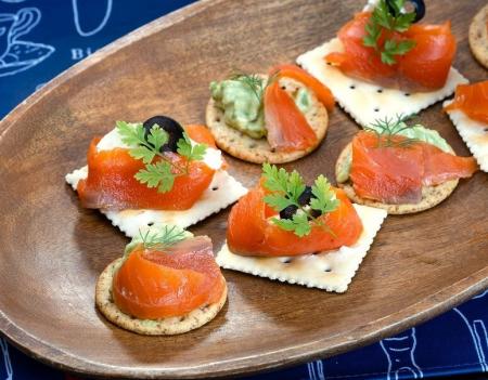 規格変更による大量在庫処分で「本格スモークサーモン