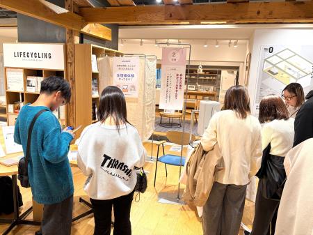 【出展報告】トイレの個室で生理用ナプキンを無料で受