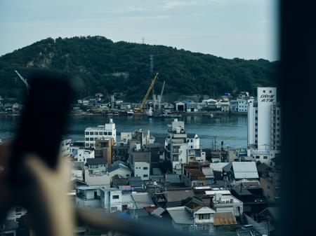 広島県尾道市、中国銀行旧尾道支店がスモールホテルと