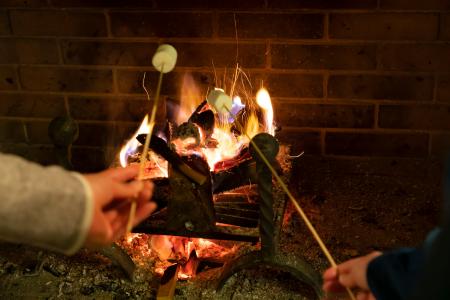奥日光の冬　ホテルの暖炉で特別な夜のひとときを…　