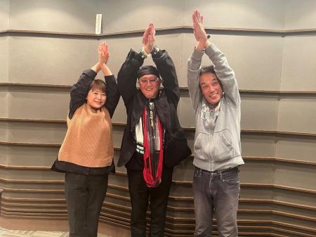 100万部売れました。。。いやぁ儲かりましたね（笑）