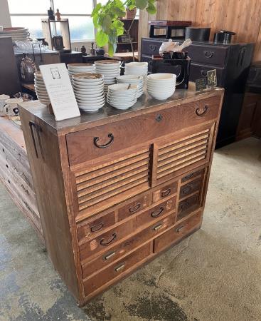 廃棄予定の家具を再生する「家具アップサイクルutf-8