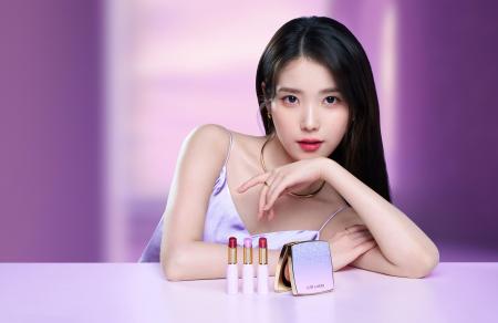 エスティ ローダーより、”幸運の花”ライラックが咲き